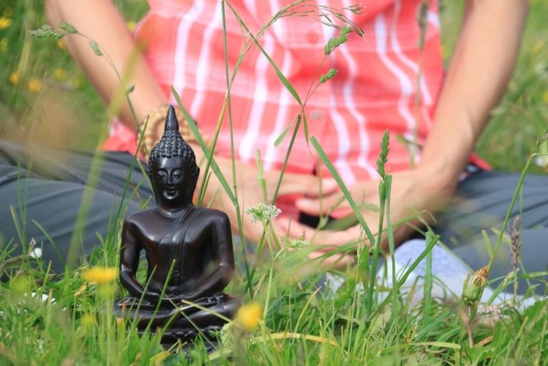 Buddhistische Weisheitslehre & Yoga im Sommer